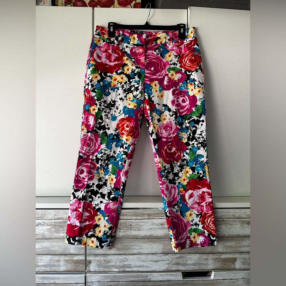 🌺 New York & Company Floral Cropped Pants Size 4 Stretch Capri Ankle